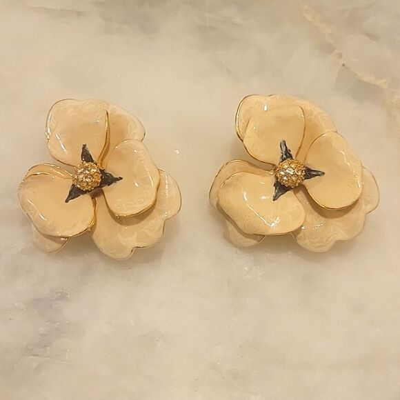 NEW Kenneth Jay Layne Beige Gold Crystal Pave Retro Clip on Flower Earrings Prep - Picture 2 of 9